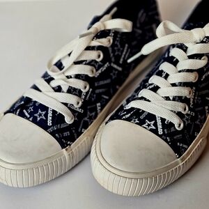 Dallas Cowboys Women's Repeat Print Low Top Sneakers  - Size 8